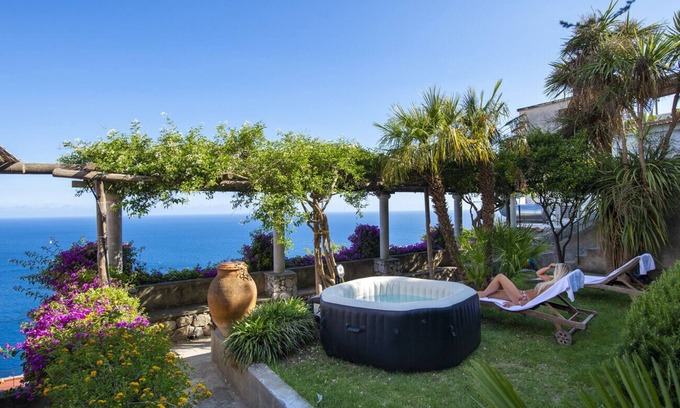 Praiano Ski Chalet | Casale Fralisa - Marvelous terrace and hot tub with sea view