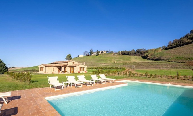 Volterra Villa | Casale Pavone In Volterra, Tuscany