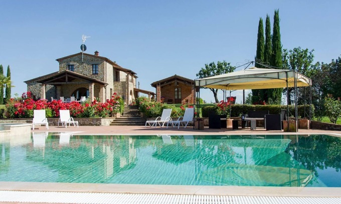 Castroncello Villa | Casale Sangiovese - Six Bedroom Villa, Sleeps 12