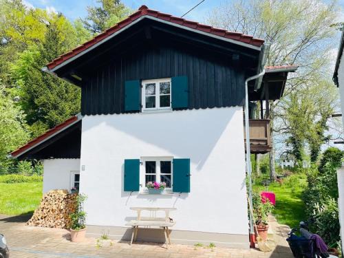 Unterzeismering Apartment | Casalottie - charmantes bayrisches Cottage am Starnberger See