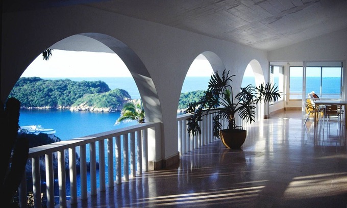 Las Playas Hotel | Casas del Acantilado