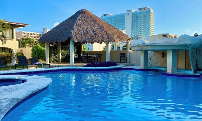 Downtown Cancun Apartment | Cascada by Andiani Travel