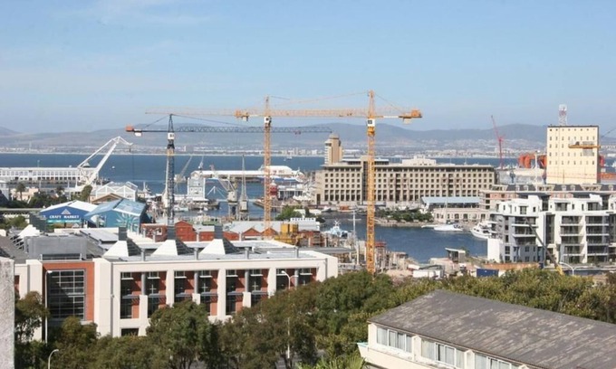 Green Point Apartment | Cascades Suites