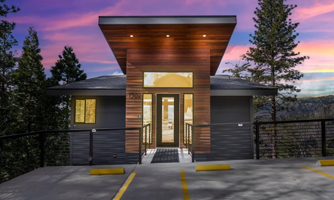 Yosemite West Cabin | Cascades Grandview Lodge