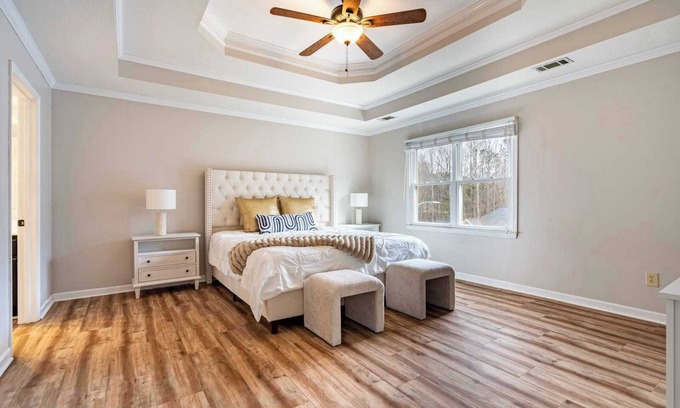 Clarkdale House | Cascading Meadows Retreat｜Pet-Friendly｜Garage Access｜Flex-Lease｜Study #42003