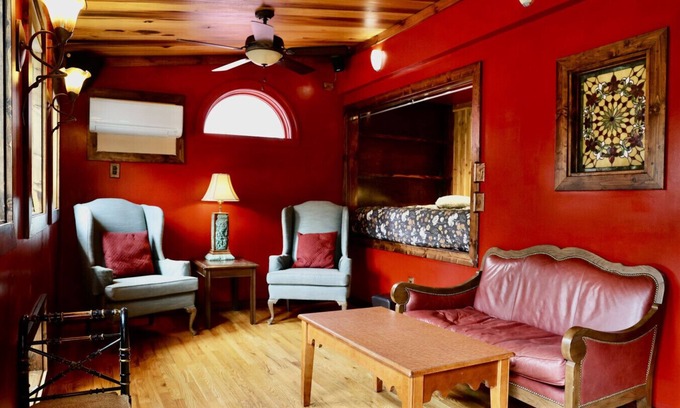 Stanardsville Apartment | Cascina Rococo at White Lotus Eco Spa Retreat