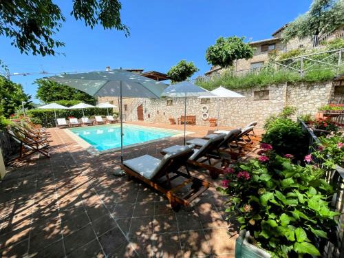 Strettura House | Casetta - sleeps 5 with aircon, wifi, pool and astounding views
