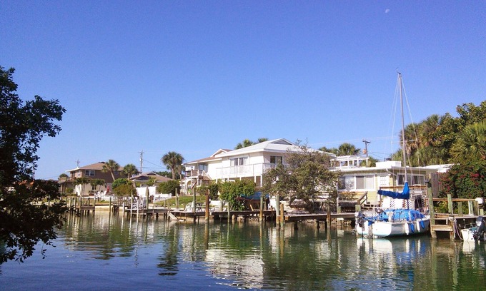Nokomis Villa | Casey Key 2-Bed Dockside Penthouse with Beach Access