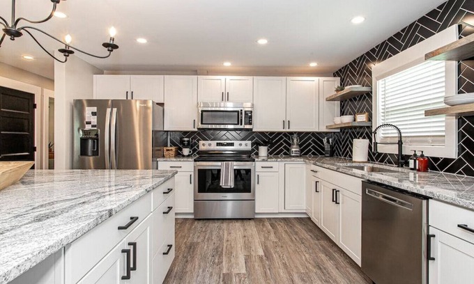 Knox County House | Cash Rd · Spacious 4 Bedroom Home w/Game Room & Deck