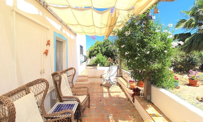 Olhao House | Casinha Formosa, a beautiful farmhouse with pool near the coast