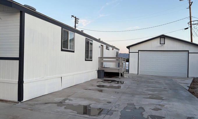 Havasu Lake House | casino river house family, friendly minutes from boat launch, casino and stores