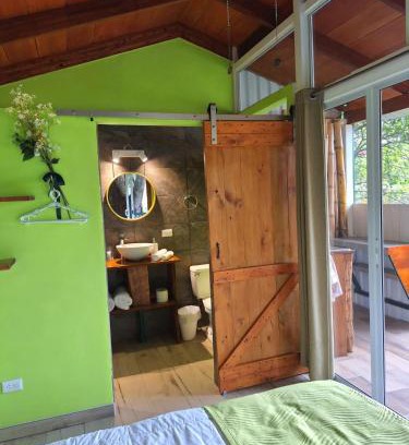 Ciudad Colon Bed & Breakfast | Casita Maripier