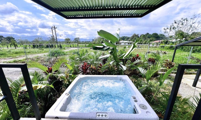 El Tanque Apartment | Casita Sura with Jacuzzi