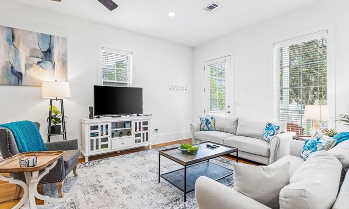 Cassine Village House | Cassine Cottage by Coastal Dreamin
