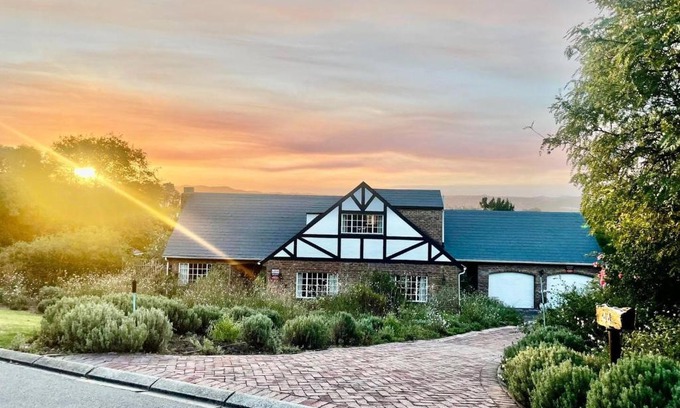 Hunter's Home House | Castaway - Home away from home