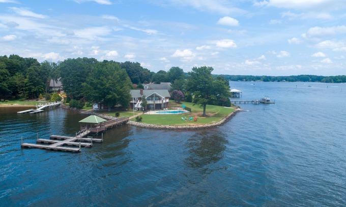 Terrell House | Castaway to Lake Norman! Open water views!