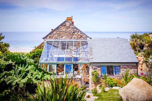 Sennen Cove House | Castaways, Cottage With Sea Views, Lush Gardens & Patio By the Beach