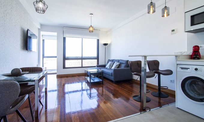 Castillejos Apartment | CASTELLANA PARKING 1 BEDROOM - 02