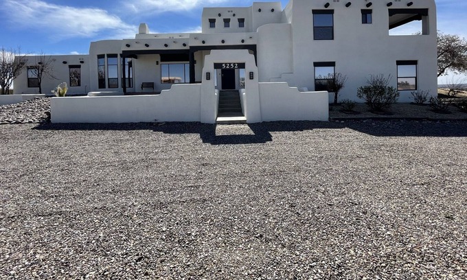 Mesilla Park House | Castillo Blanco - Gorgeous Pueblo style property with stunning Organ Mtn Views