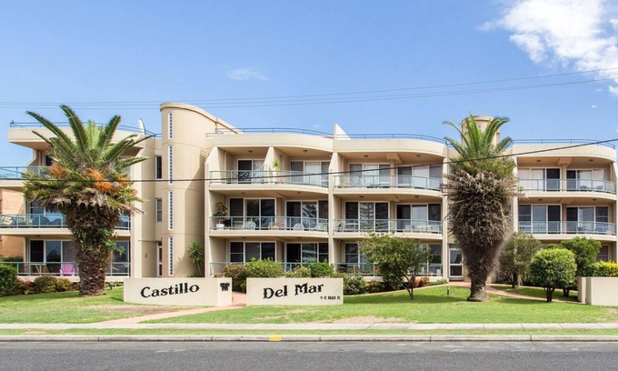 Tuncurry Apartment | Castillo Del Mar 10 - Overlooking the Lake