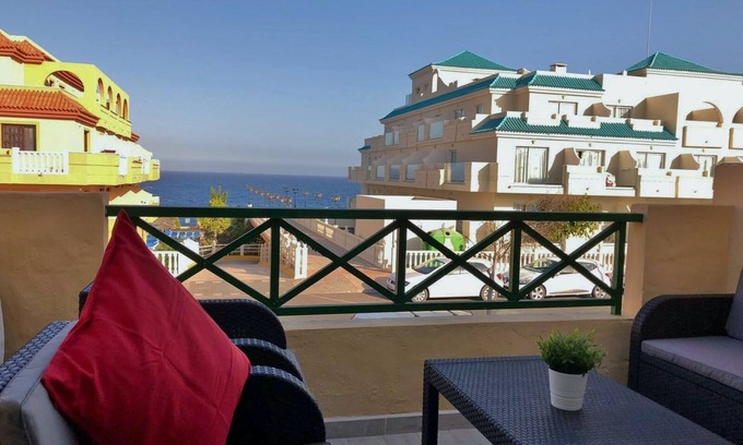 Caleta de Fuste Ski Chalet | Castillo Mar luxury Sea View Duplex 300mb WIFI, fully Vv registered.