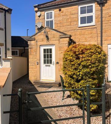 Spofforth House | Castle Cottage