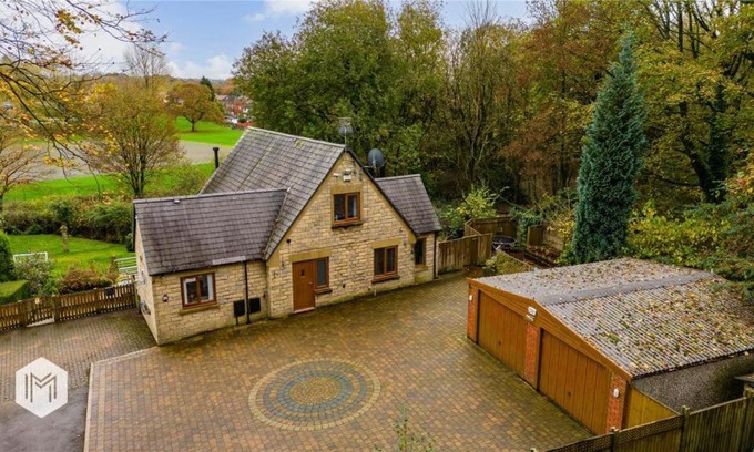 Bolton Villa | Castle De Annis