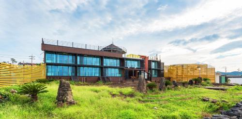 Jocheon Resort | Castle Pool Resort