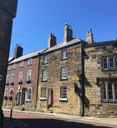 South Charlton Apartment | Castle Retreat - luxury apartment opposite Alnwick Castle