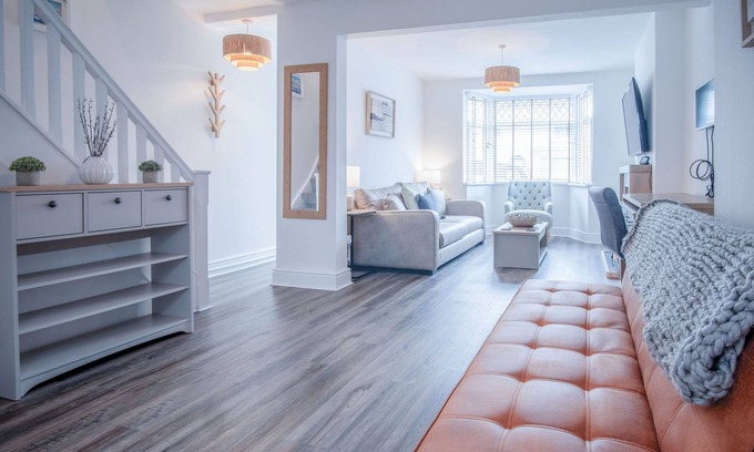 Mumbles House | Castle Square - 2 Bedroom - Mumbles