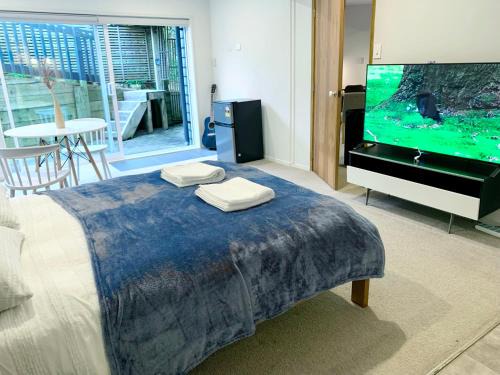 Castor Bay Bed & Breakfast | Castor Bay Coastal Escape Walk to Beach