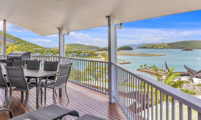 Hamilton Island Villa | Casuarina Cove 13 Hamilton Island by HamoRent