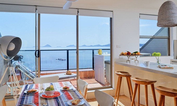 Soldiers Point Apartment | Casuarina's, 5/33 Soldiers Point Road - superb waterfront unit