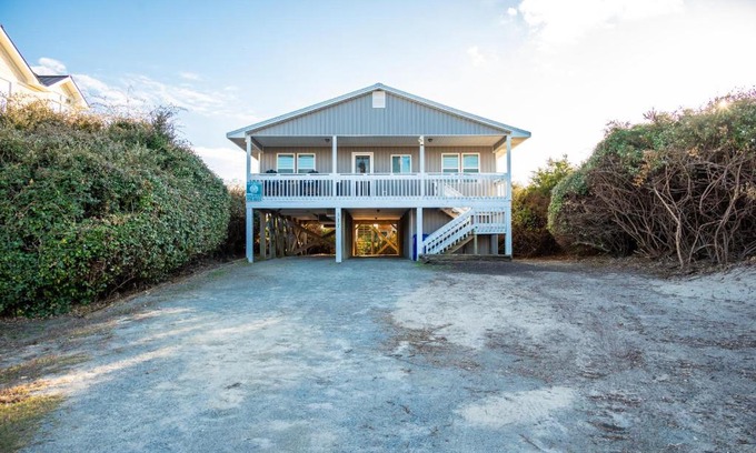 Caswell Beach House | Caswell Cabana by Oak Island Accommodations