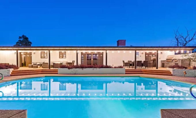 Tucson House | Catalina Foothills, Modern, Heated Pool, Spa, Views, Sleeps 16