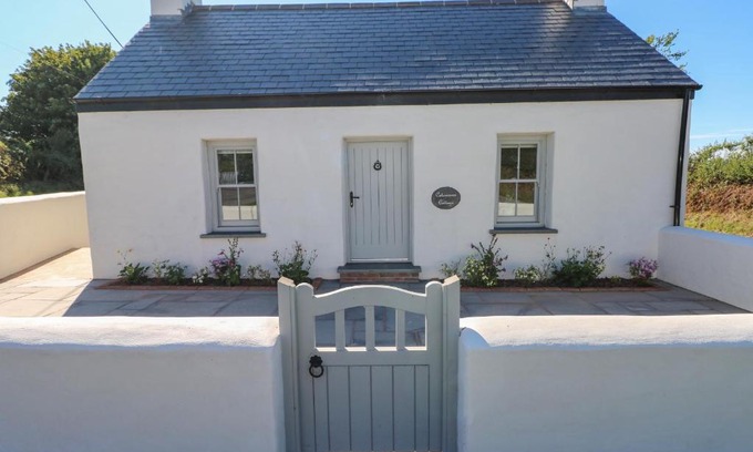 Milford Haven House | Catamouse