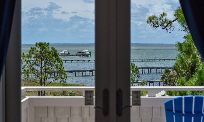 Plantation House | Catch of the Bay