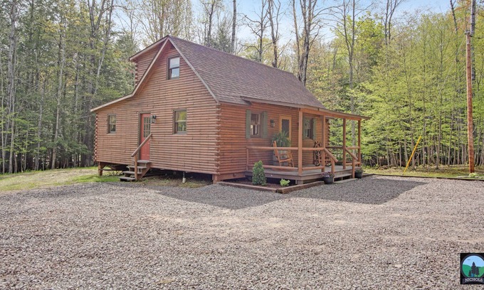 Sabinsville Cabin | Cathead Cabin—Cozy Cabin in the Woods of Tioga County, PA
