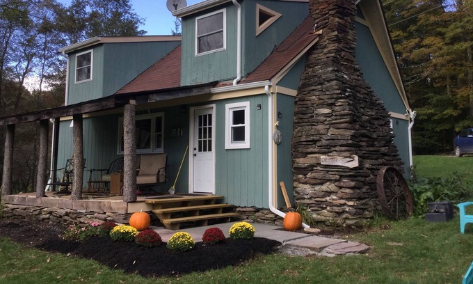 Delhi House | CATSKILL MOUNTAIN HIDEAWAY. Enjoy a retreat in this tranquil setting.