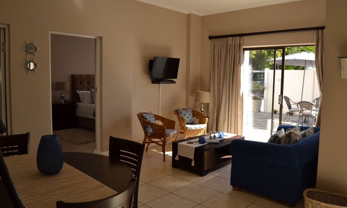 Summerstrand Apartment | Caulfield self Catering