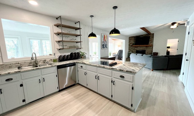 Reed Creek House | Cause Beaches Be Salty Lake House