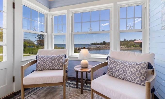Tenants Harbor Cottage | Causeway Cottage, waterfront authentic Maine