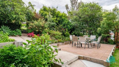 Caves Beach Apartment | Caves Cottage Guest Suite
