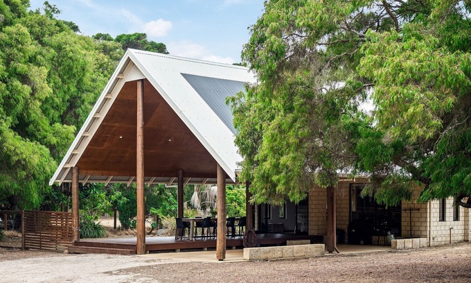 Cowaramup House | Caves Farm Guest House