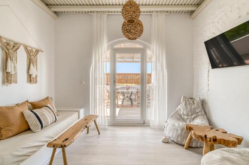 Aliki Apartment | Cavos Paros Stunning Two bedroom Apartment With Spacious Veranda In Aliki, Paros