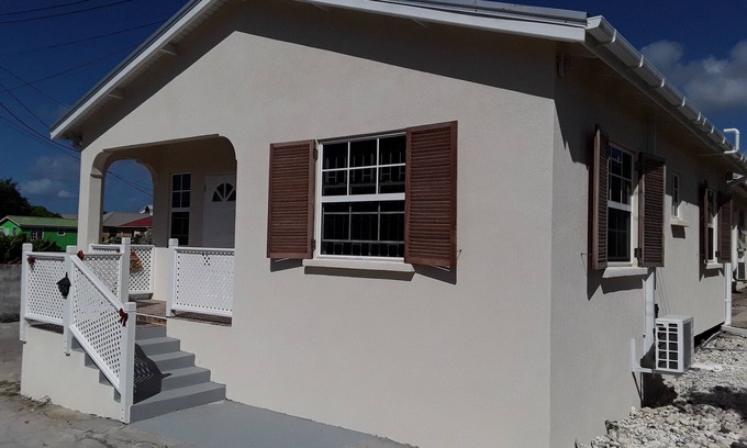 Silver Sands House | Cay Cape - Newly Build Air Conditioned Bungalow near Silver Sands Beach