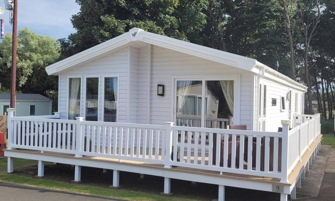 Cayton Cabin | Cayton Bay Lodge Parkdean Resorts