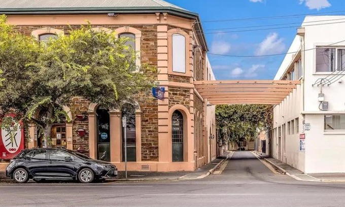 Adelaide Central Business District Hotel | CBD premium location Studio