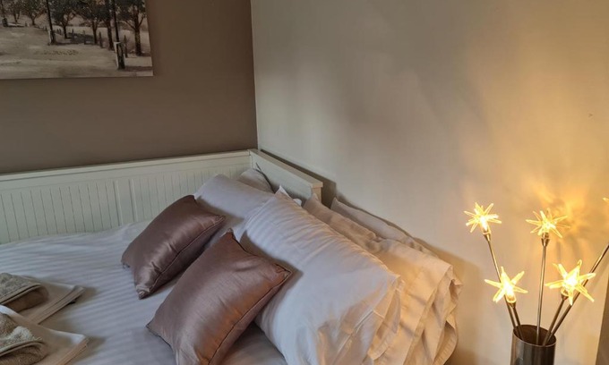 Cowes House | CeCe's
