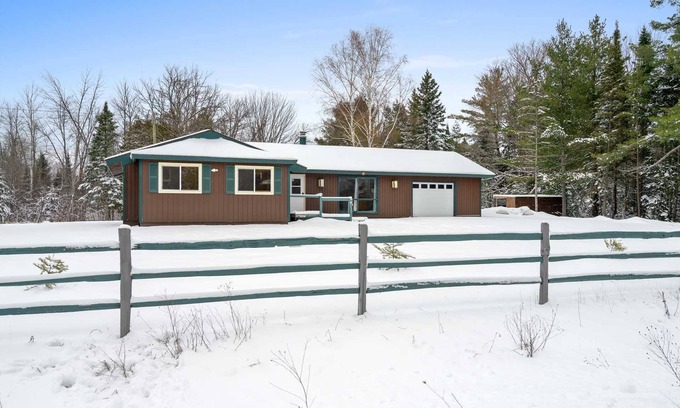 Carp Lake Cabin | Cecil Bay Family Cottage